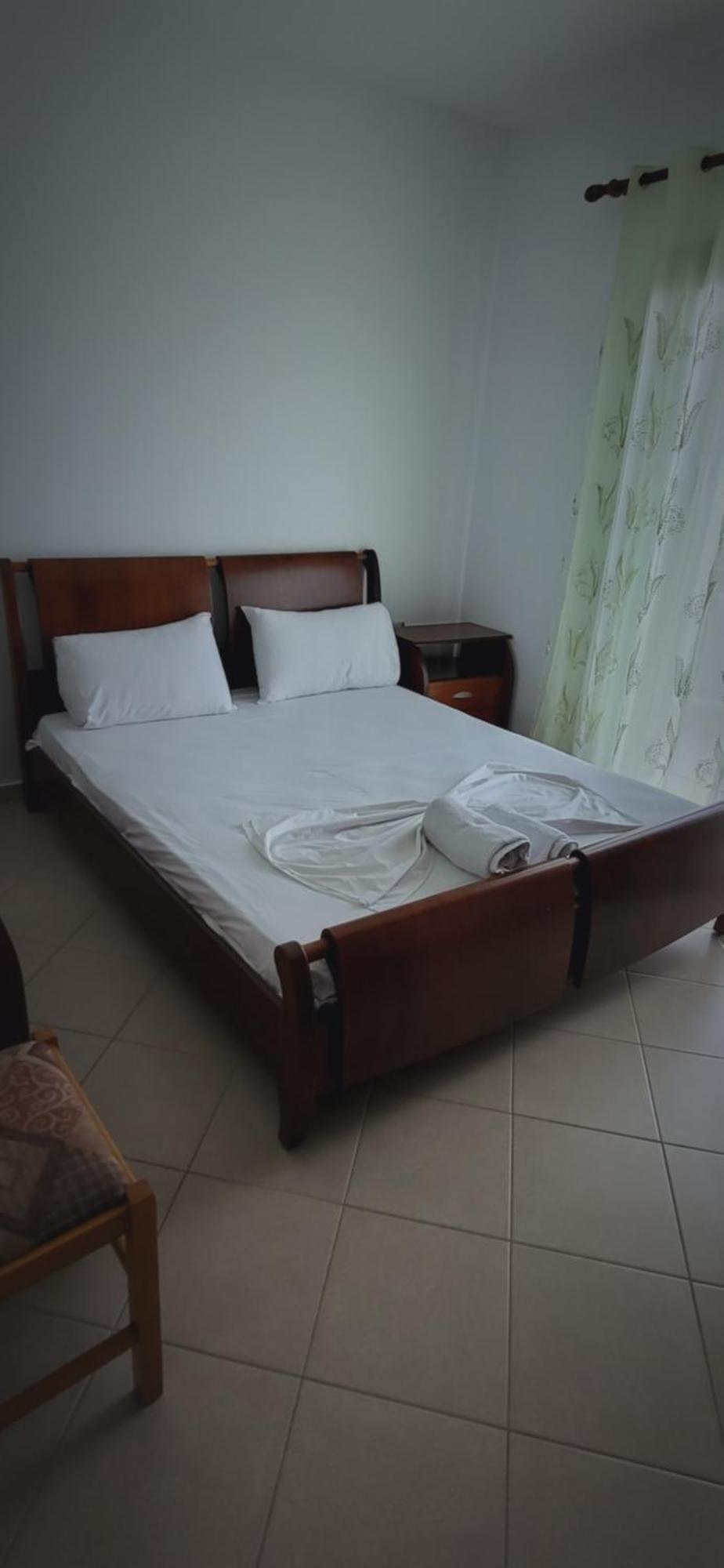 Eglent'S Tourist House Hotel Sarande Room photo