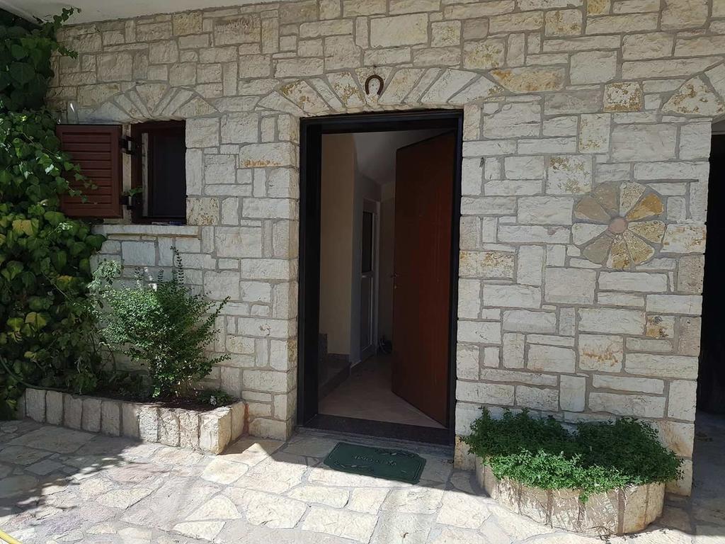 Eglent'S Tourist House Hotel Sarande Exterior photo